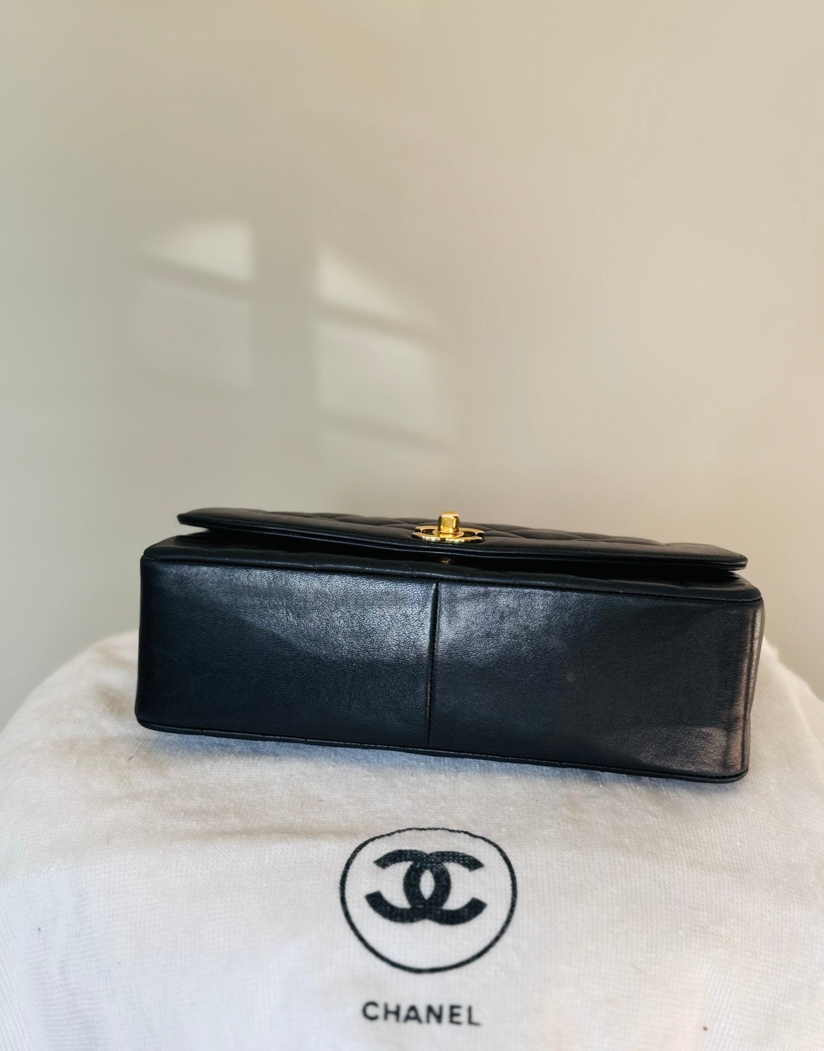 Chanel Diana - 1994 - 1996 Black Lambskin Shoulder Bag Medium - Second - brand.nl